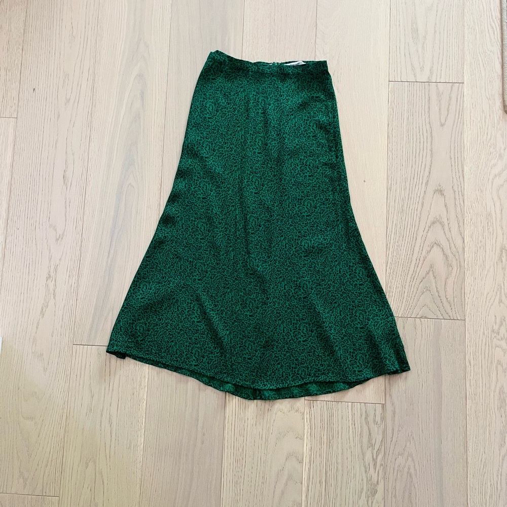 Reformation Bea skirt in “jitterbug print” - Picture 8 of 16